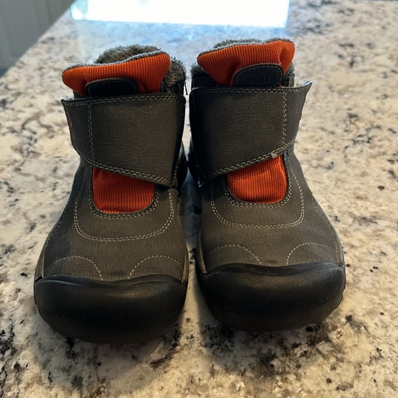 Boys keen boots size 3 - Picture 2 of 6